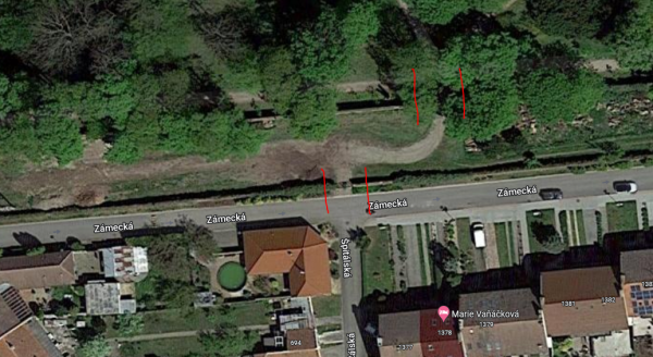 Zpřístupnění zámecké zahrady ze směru od jihu.