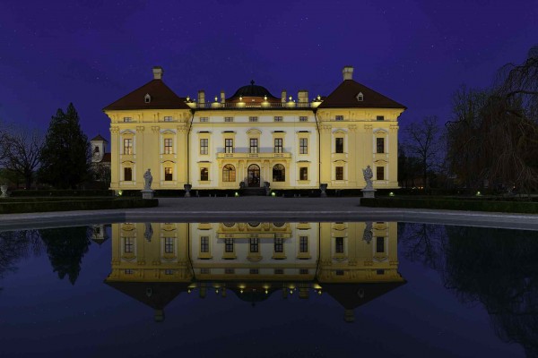 Zpřístupnění valů zámeckého parku, nasvícení zámku a vybudování výtahu