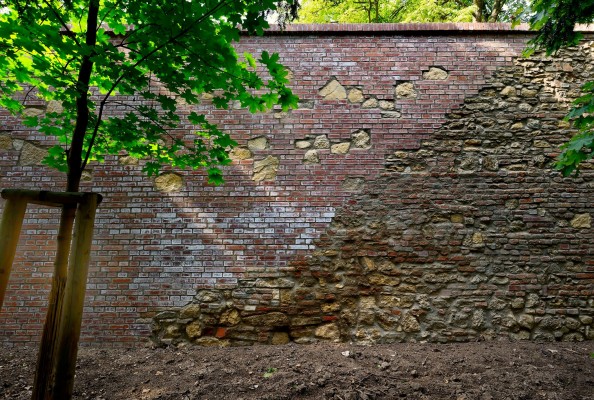 Obnova zámecké zdi a altánu